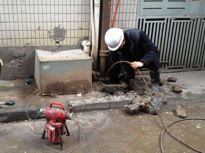 泸水疏通下水道的价格没有这么贵，这样的收费不合理