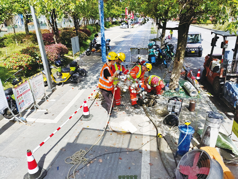  泸水UV-CIPP紫外光固化修复